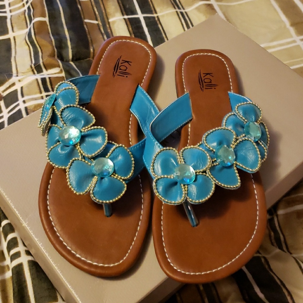 Sandals - Picture 2 of 3